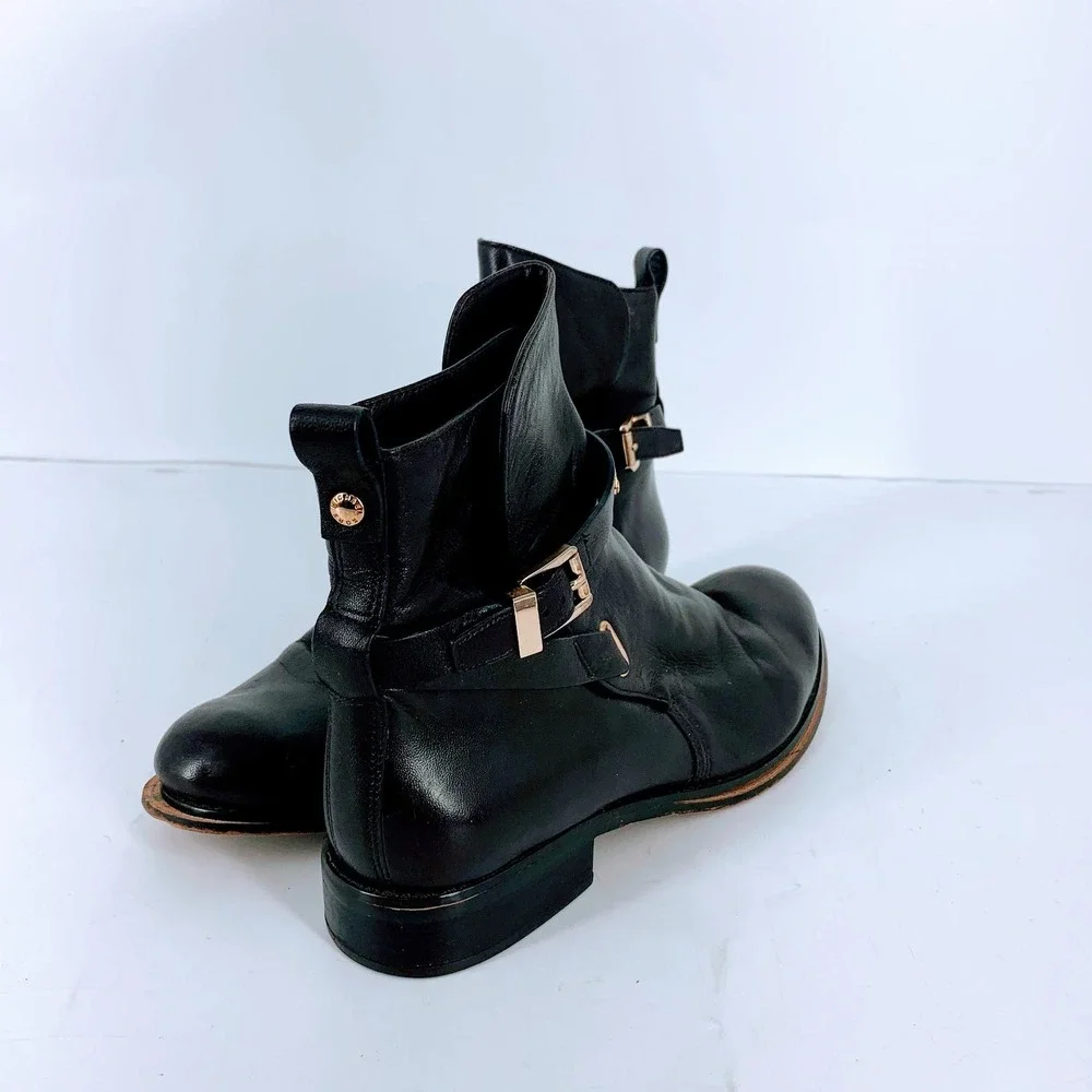Michael Kors Womens Darcy Leather Gold Buckle Moto Ankle Boots Logo Plate SZ 8.5